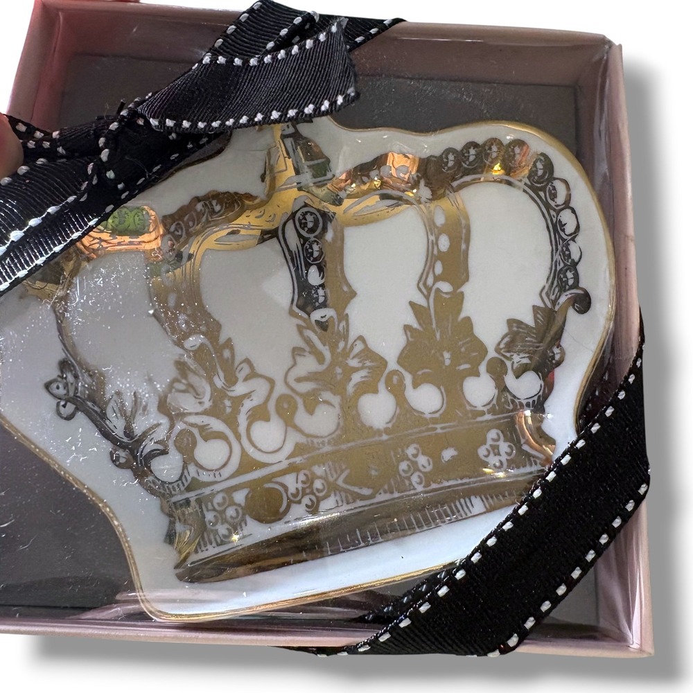Juicy Couture Limited Edition Crown Trinket Tray Gold White Ceramic Jewelry Dish - Picture 2 of 4